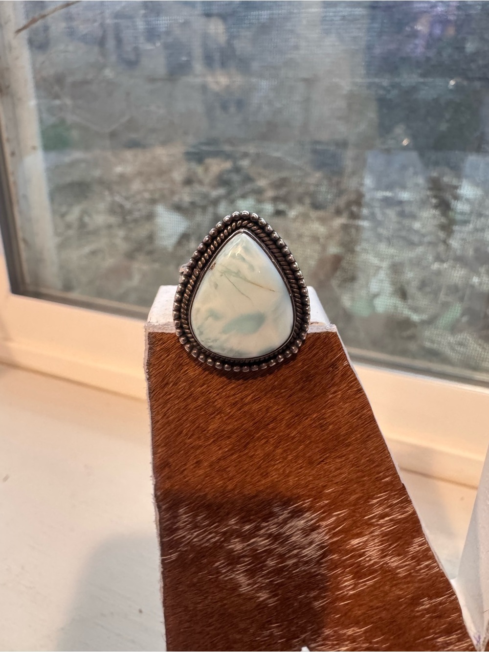 Teardrop White-Blue Stone Silver Beaded Ring